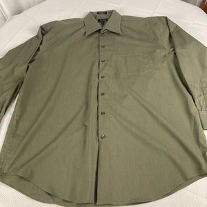 Axcess Wrinkle free, Striped, Button-up, Long Sleeved Dress Shirt. Size 18 34-35